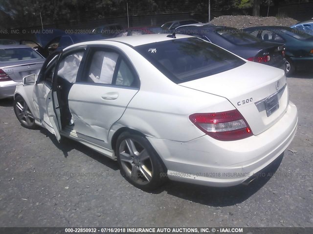 WDDGF8BB2AR125787 - 2010 MERCEDES-BENZ C 300 4MATIC WHITE photo 3