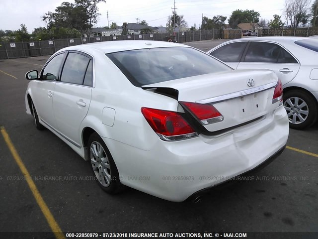 4T1BK3DB0CU450286 - 2012 TOYOTA AVALON LIMITED WHITE photo 3