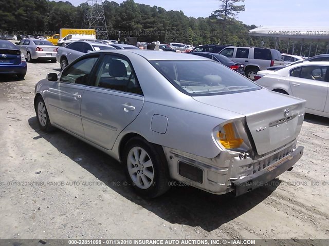 4T1BE30K13U698253 - 2003 TOYOTA CAMRY LE/XLE/SE 银色 照片 3