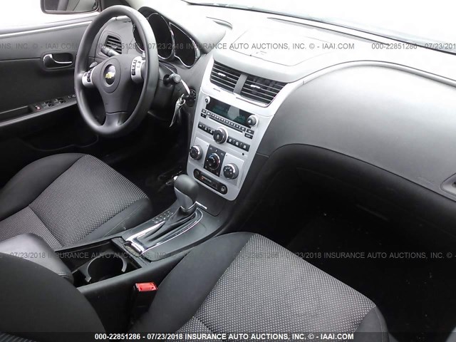 1G1ZC5EB2AF273812 - 2010 CHEVROLET MALIBU 1LT 蓝色 照片 5