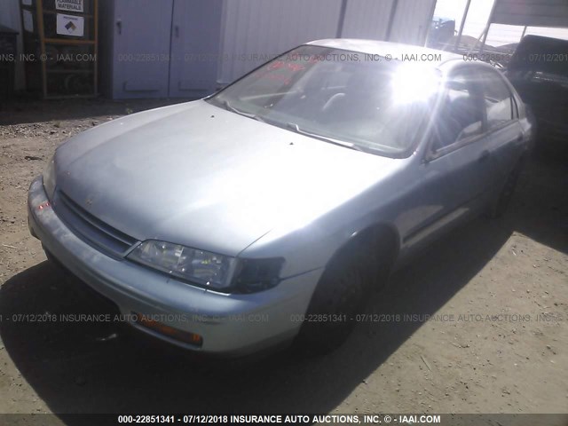 1HGCD5620RA150187 - 1994 HONDA ACCORD DX BLUE photo 2