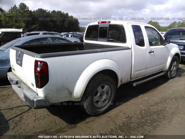 1N6AD06U45C452698 - 2005 NISSAN FRONTIER KING CAB LE/SE/OFF ROAD WHITE photo 4