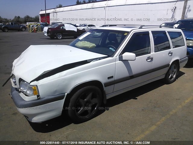 YV1LW5715S2146791 - 1995 VOLVO 850 WHITE photo 2