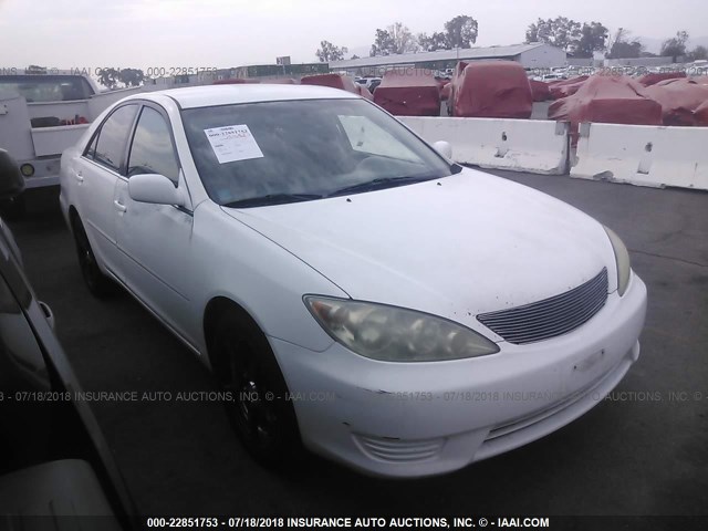 4T1BE32K55U029029 - 2005 TOYOTA CAMRY LE/XLE/SE 白色 照片 1
