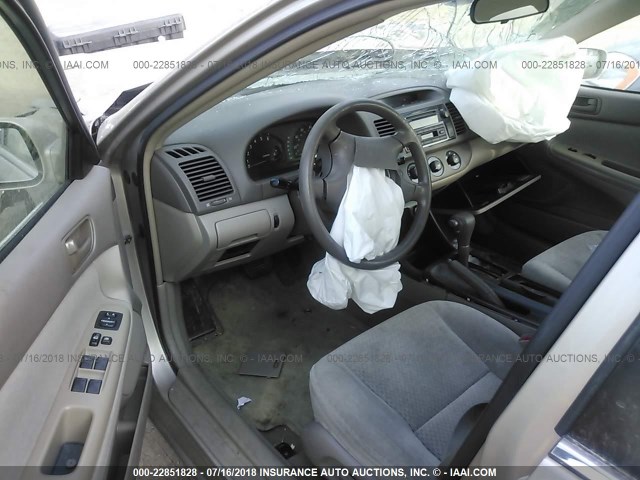 4T1BE32K62U551339 - 2002 TOYOTA CAMRY LE/XLE/SE 灰色 照片 5