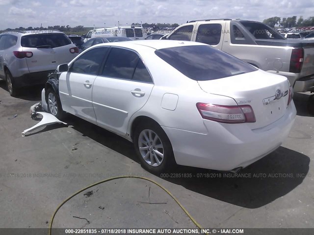 4T1BK3EKXBU611112 - 2011 TOYOTA CAMRY SE/LE/XLE თეთრი ფოტო 3