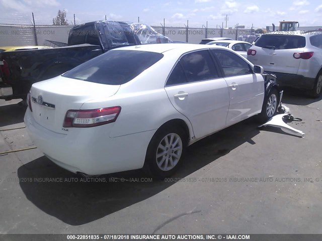 4T1BK3EKXBU611112 - 2011 TOYOTA CAMRY SE/LE/XLE თეთრი ფოტო 4
