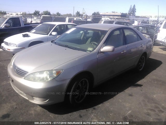 4T1BE32K25U523087 - 2005 TOYOTA CAMRY LE/XLE/SE 金色 照片 2