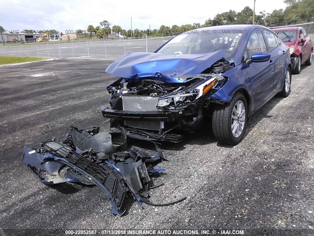 3KPFL4A71HE100633 - 2017 KIA FORTE LX/S BLUE photo 2