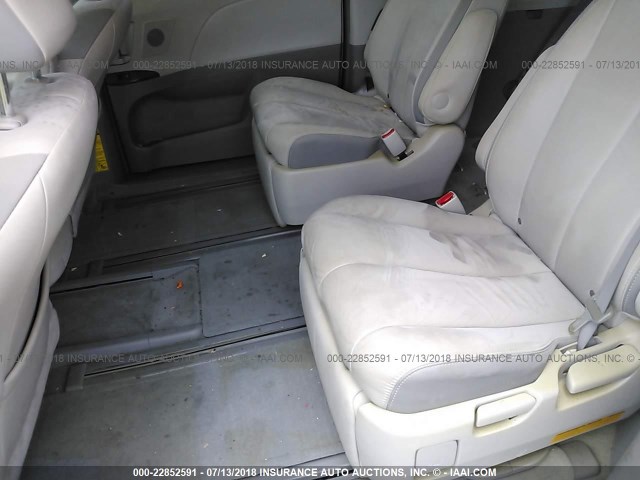 5TDDK3DC7ES091001 - 2014 TOYOTA SIENNA XLE/LIMITED SILVER photo 8