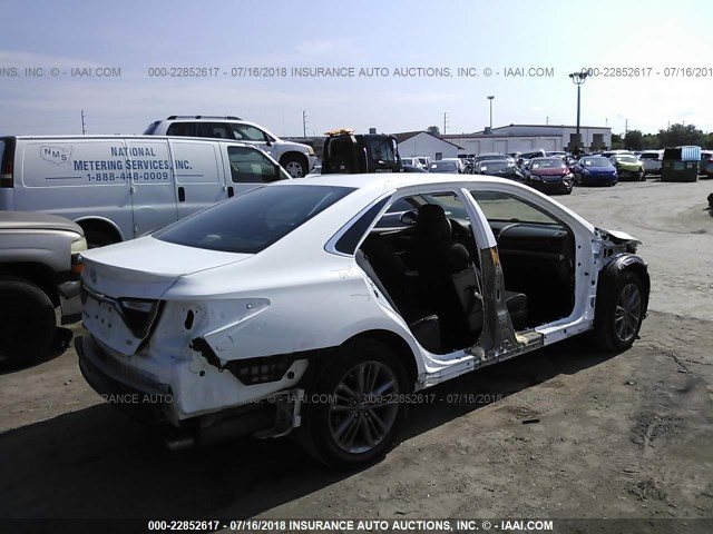4T1BF1FK5HU337706 - 2017 TOYOTA CAMRY LE/XLE/SE/XSE WHITE photo 6