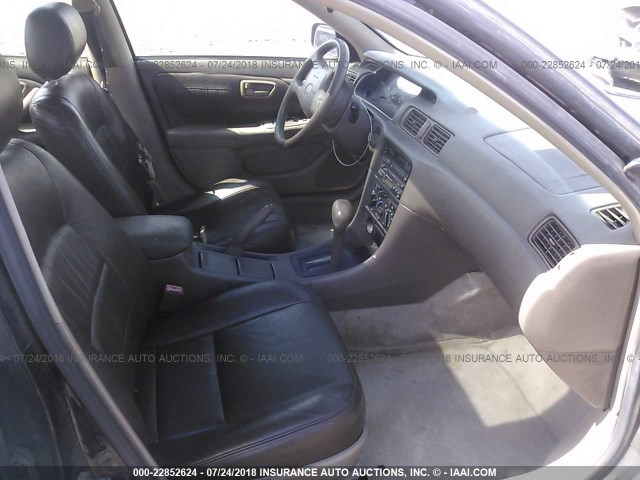 JT2BG22K1V0083436 - 1997 TOYOTA CAMRY LE/XLE BLACK photo 5