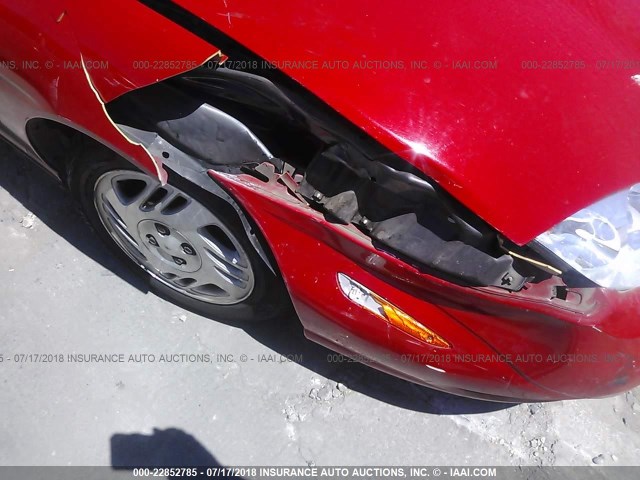 1G8ZY127X1Z117169 - 2001 SATURN SC2 RED photo 6