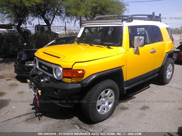 JTEBU11F970043649 - 2007 TOYOTA FJ CRUISER YELLOW photo 2