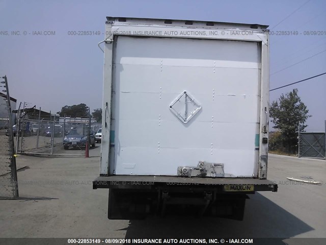 J8DC4B14137013140 - 2003 GMC W4500 W45042 WHITE photo 8