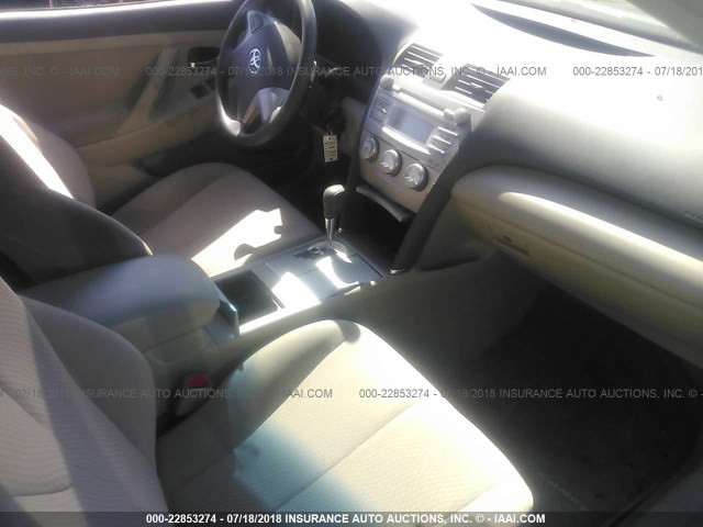 4T1BF3EK9AU545834 - 2010 TOYOTA CAMRY SE/LE/XLE BLUE photo 5