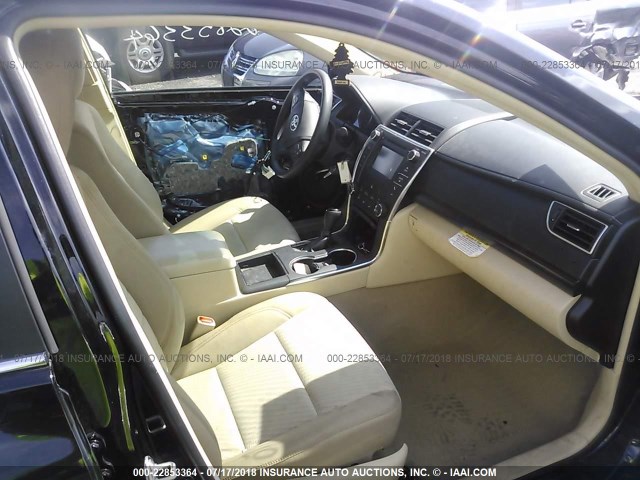 4T4BF1FK2GR545384 - 2016 TOYOTA CAMRY LE/XLE/SE/XSE 黑色 照片 5
