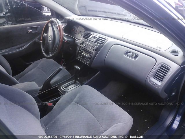 1HGCF86692A040243 - 2002 HONDA ACCORD VALUE BLUE photo 5