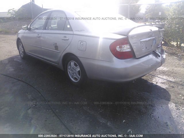 4T1BF32KX2U526358 - 2002 TOYOTA CAMRY LE/XLE/SE 银色 照片 3