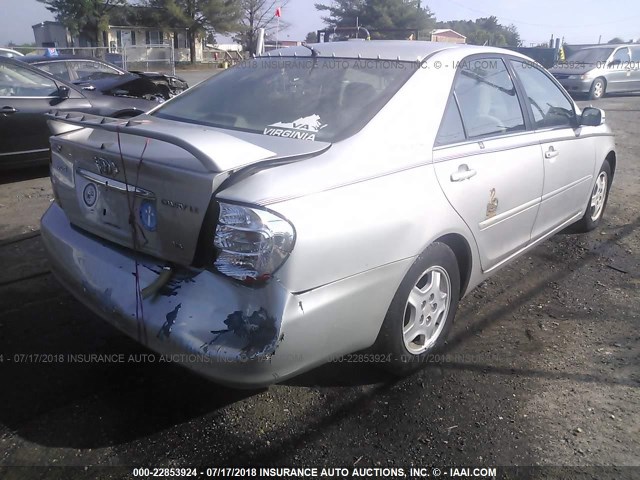 4T1BF32KX2U526358 - 2002 TOYOTA CAMRY LE/XLE/SE 银色 照片 4