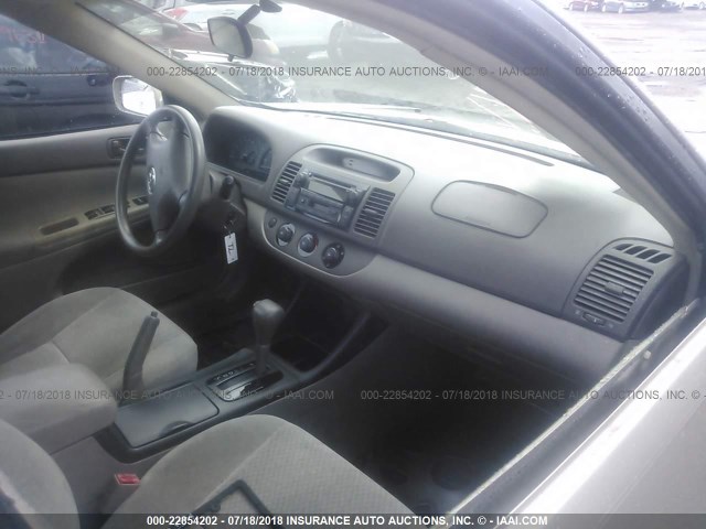 4T1BE32K83U774127 - 2003 TOYOTA CAMRY LE/XLE/SE 金色 照片 5