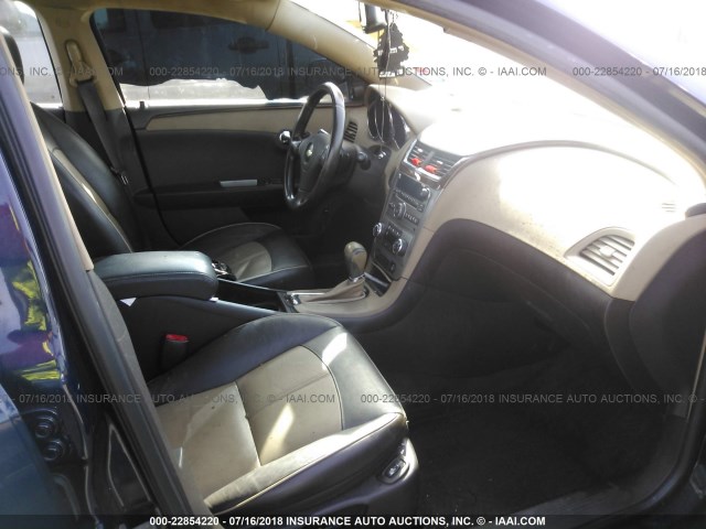1G1ZK57748F209051 - 2008 CHEVROLET MALIBU LTZ 蓝色 照片 5