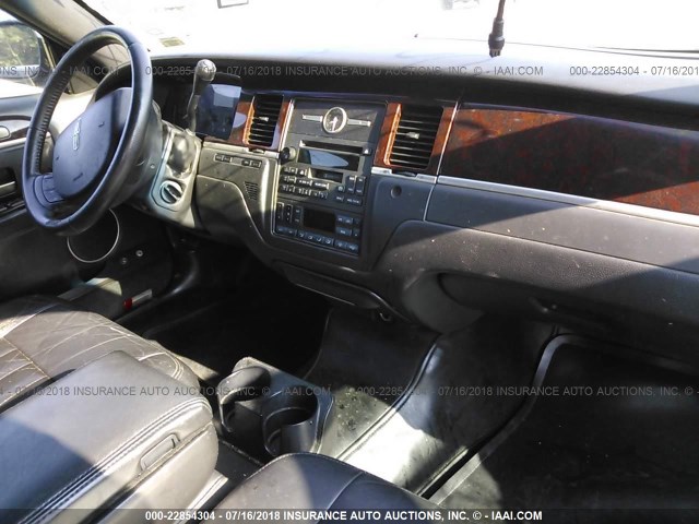 1LNHM84WX7Y621595 - 2007 LINCOLN TOWN CAR EXECUTIVE L BLACK photo 5