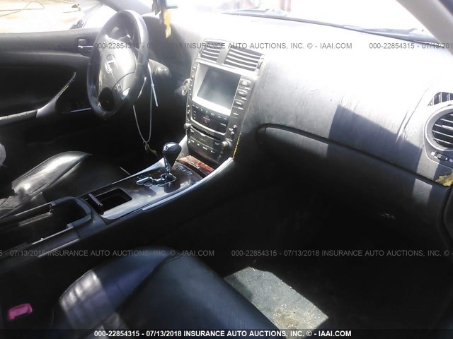 JTHBK262365018543 - 2006 LEXUS IS 250 SILVER photo 5