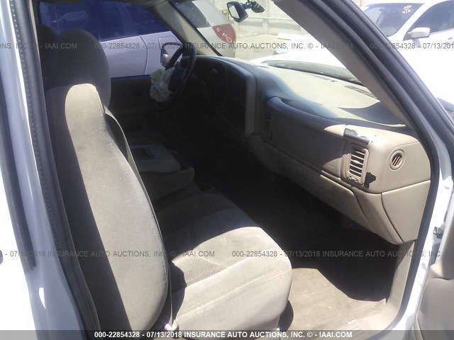 1GCEC14T83Z328967 - 2003 CHEVROLET SILVERADO C1500 WHITE photo 5