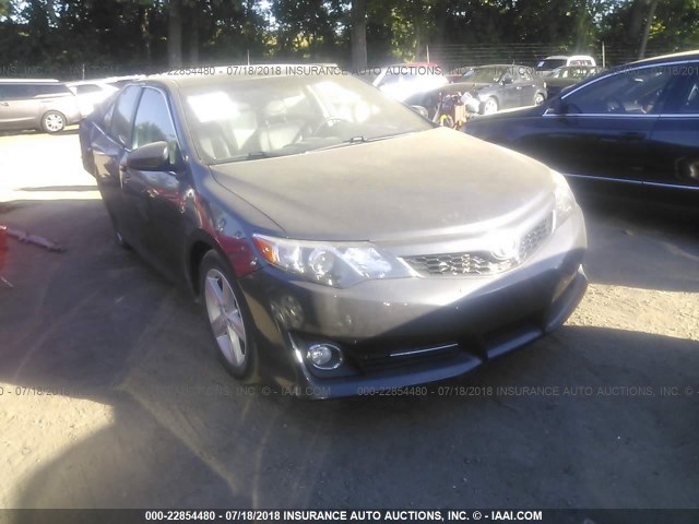 4T1BF1FK9CU077335 - 2012 TOYOTA CAMRY SE/LE/XLE 灰色 照片 1