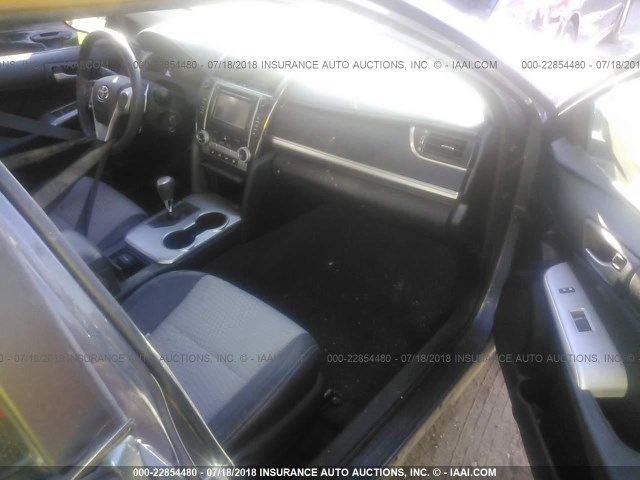 4T1BF1FK9CU077335 - 2012 TOYOTA CAMRY SE/LE/XLE 灰色 照片 5