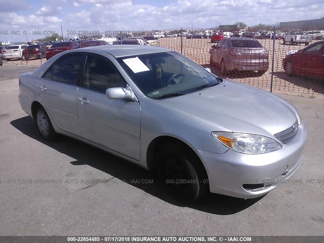 JTDBE32K030197993 - 2003 TOYOTA CAMRY LE/XLE SILVER photo 1