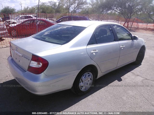 JTDBE32K030197993 - 2003 TOYOTA CAMRY LE/XLE SILVER photo 4