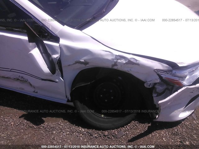 4T1BF1FK7HU274804 - 2017 TOYOTA CAMRY LE/XLE/SE/XSE WHITE photo 6