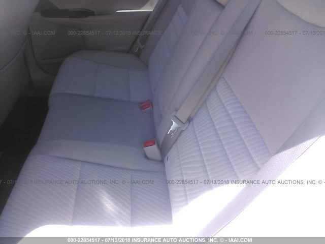 4T1BF1FK7HU274804 - 2017 TOYOTA CAMRY LE/XLE/SE/XSE WHITE photo 8