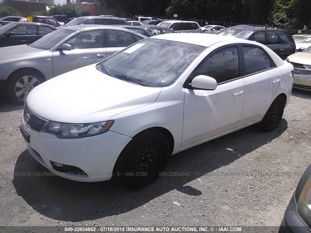 KNAFT4A2XB5378967 - 2011 KIA FORTE LX WHITE photo 2