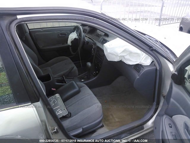 JT2BF22K010306370 - 2001 TOYOTA CAMRY CE/LE/XLE 银色 照片 5