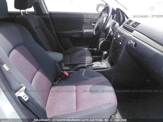 JM1BK343951281175 - 2005 MAZDA 3 HATCHBACK SILVER photo 5