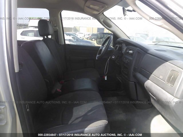 3D7KR28C15G735846 - 2005 DODGE RAM 2500 ST/SLT 银色 照片 5