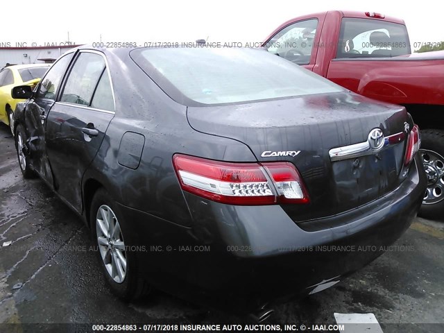 4T1BK3EK4BU118199 - 2011 TOYOTA CAMRY SE/LE/XLE 灰色 照片 3