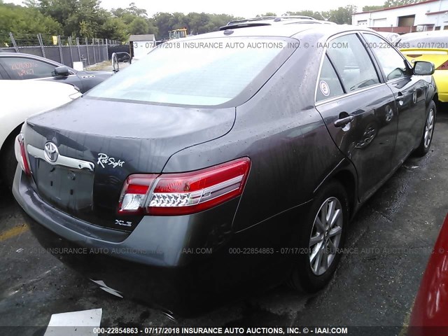 4T1BK3EK4BU118199 - 2011 TOYOTA CAMRY SE/LE/XLE 灰色 照片 4