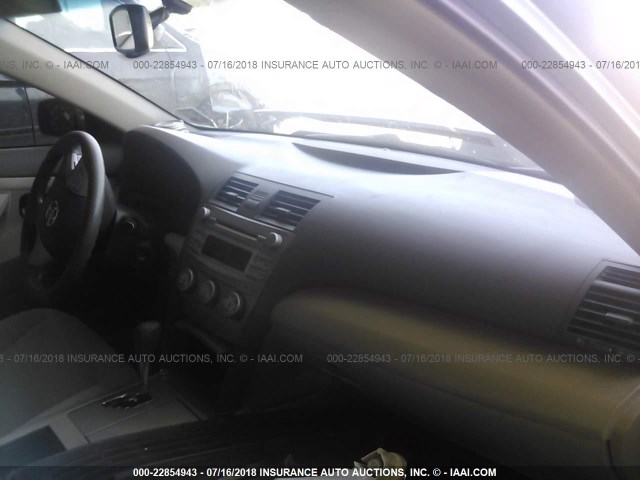 4T1BF3EK8BU687478 - 2011 TOYOTA CAMRY SE/LE/XLE მწვანე ფოტო 5