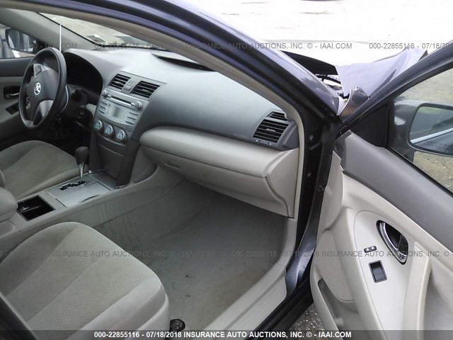 4T4BE46K87R003520 - 2007 TOYOTA CAMRY NEW GENERAT CE/LE/XLE/SE GRAY photo 5