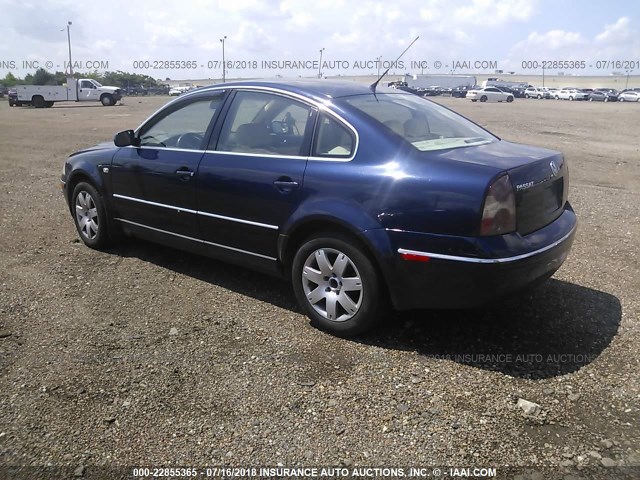 WVWRH63B72P071061 - 2002 VOLKSWAGEN PASSAT GLX BLUE photo 3