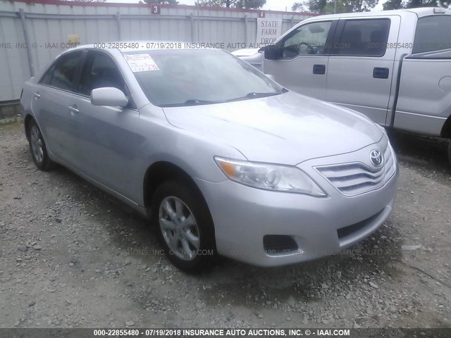 4T4BF3EK4BR143971 - 2011 TOYOTA CAMRY SE/LE/XLE ვერცხლისფერი ფოტო 1