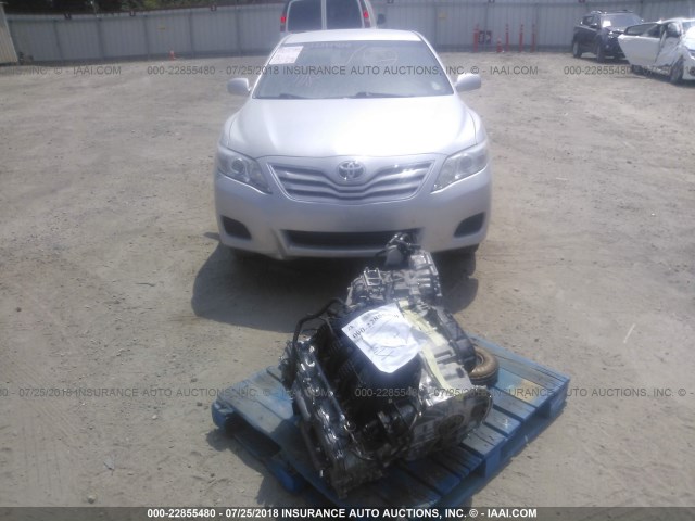 4T4BF3EK4BR143971 - 2011 TOYOTA CAMRY SE/LE/XLE ვერცხლისფერი ფოტო 6