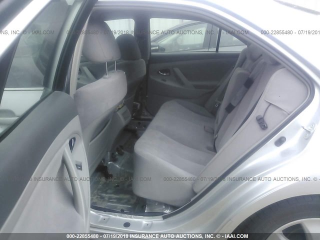 4T4BF3EK4BR143971 - 2011 TOYOTA CAMRY SE/LE/XLE ვერცხლისფერი ფოტო 8