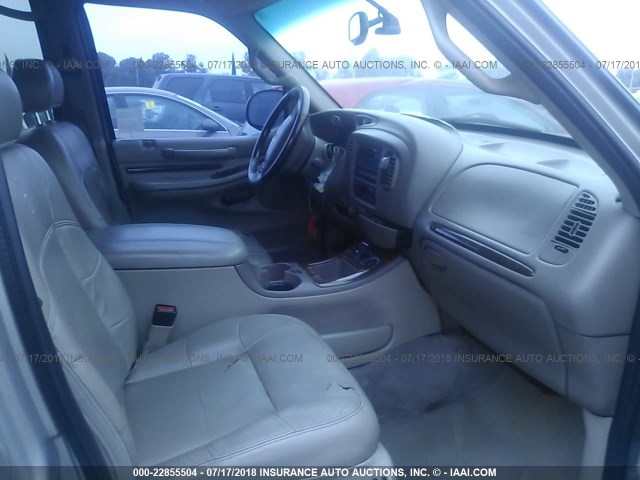 5LMEU27RX1LJ19452 - 2001 LINCOLN NAVIGATOR Champagner Foto 5