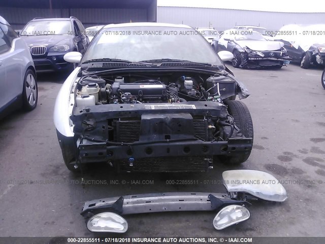 1G8ZY14742Z209425 - 2002 SATURN SC2 WHITE photo 6
