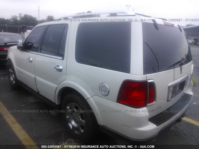5LMFU27565LJ12263 - 2005 LINCOLN NAVIGATOR თეთრი ფოტო 3